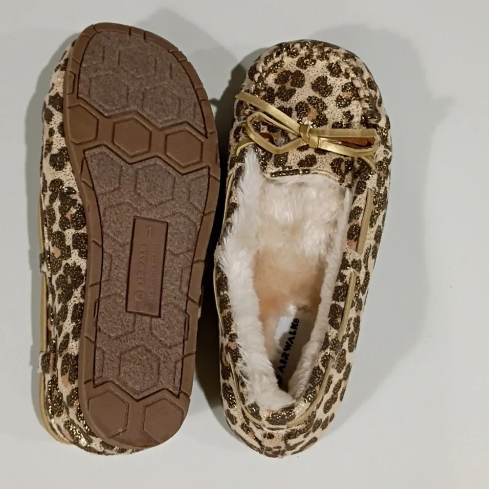 NWNT Airwalk Gold Leopard Girls Flats/Loafers Size 1